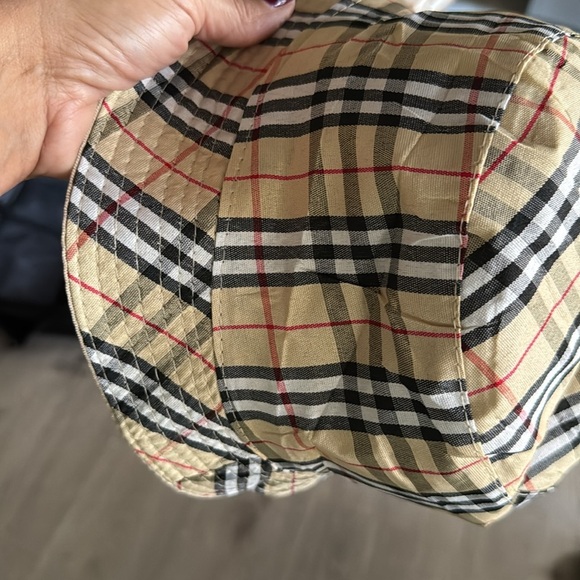 Pink or Red bucket hat with print inside - Picture 4 of 4